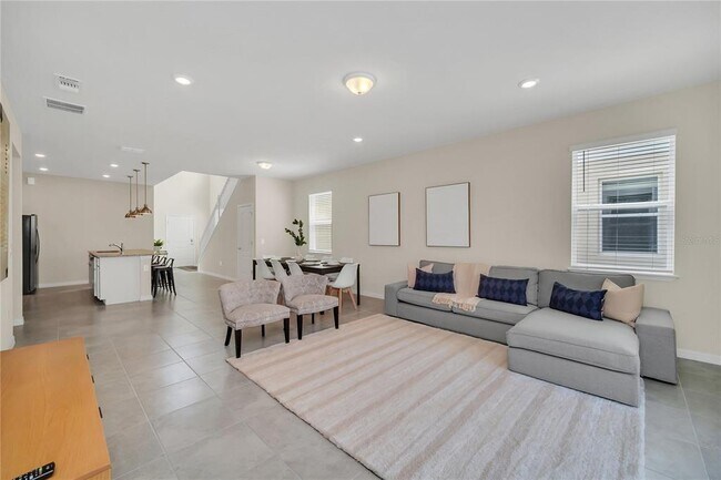 Building Photo - 7196 Oakmoss Loop