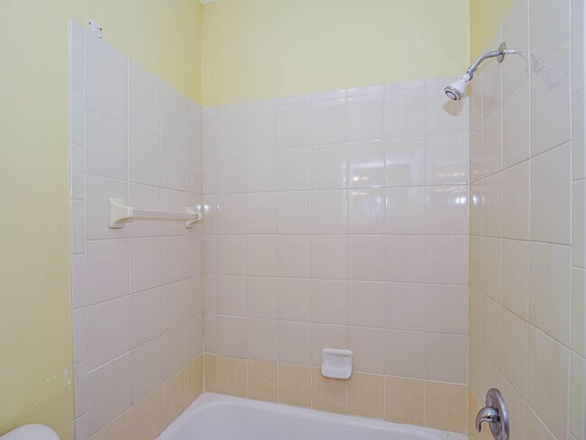 Building Photo - 5648 Spanish River Rd