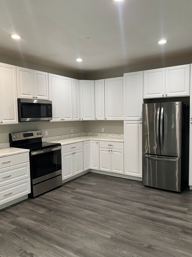 Building Photo - Renovated 3-Bedroom Home in Jefferson Heights