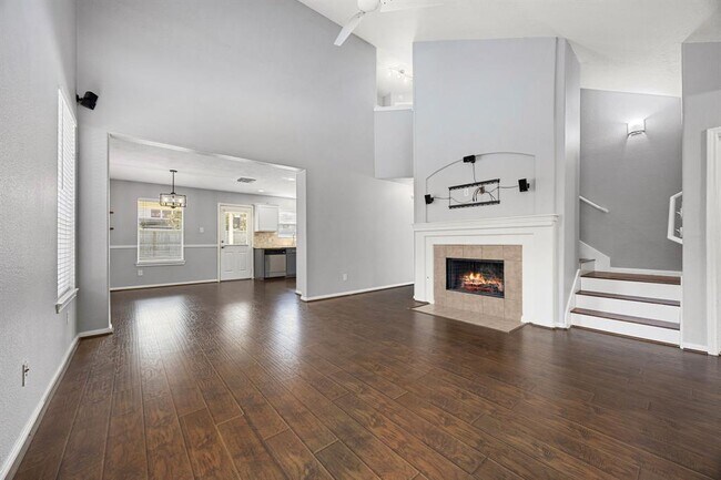Building Photo - 6403 Applewood Forest Dr