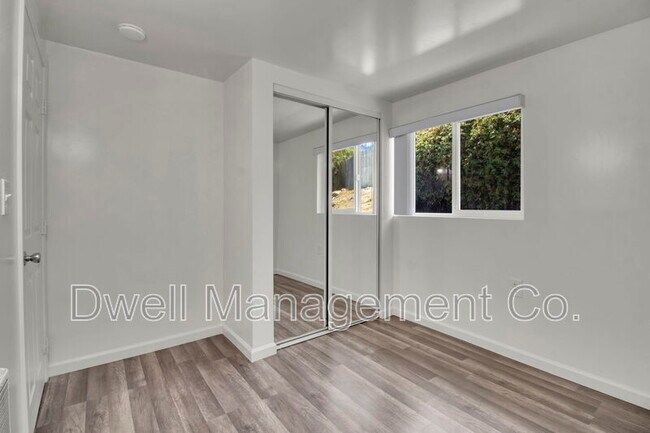 Building Photo - 9105 Rosedale Dr