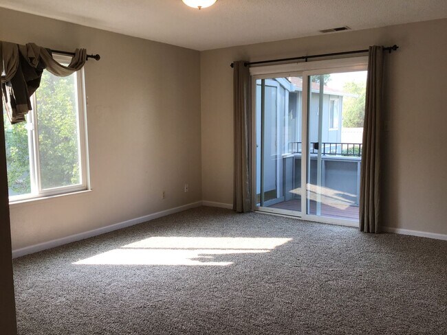 Building Photo - Apartment in Carson Park Condominium