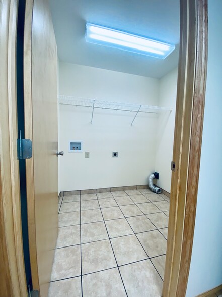 Building Photo - 1123 Hills Chapel Rd