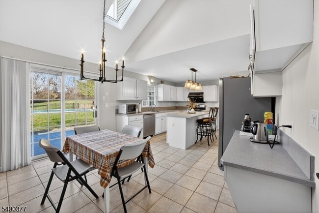 Building Photo - 7 Sun Valley Way