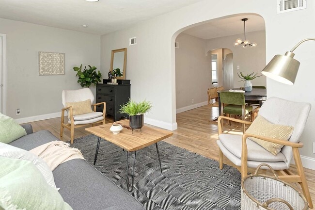 Building Photo - 3554 Jamieson Ave