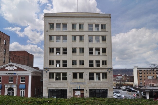 Primary Photo - Hudson Views Apartments