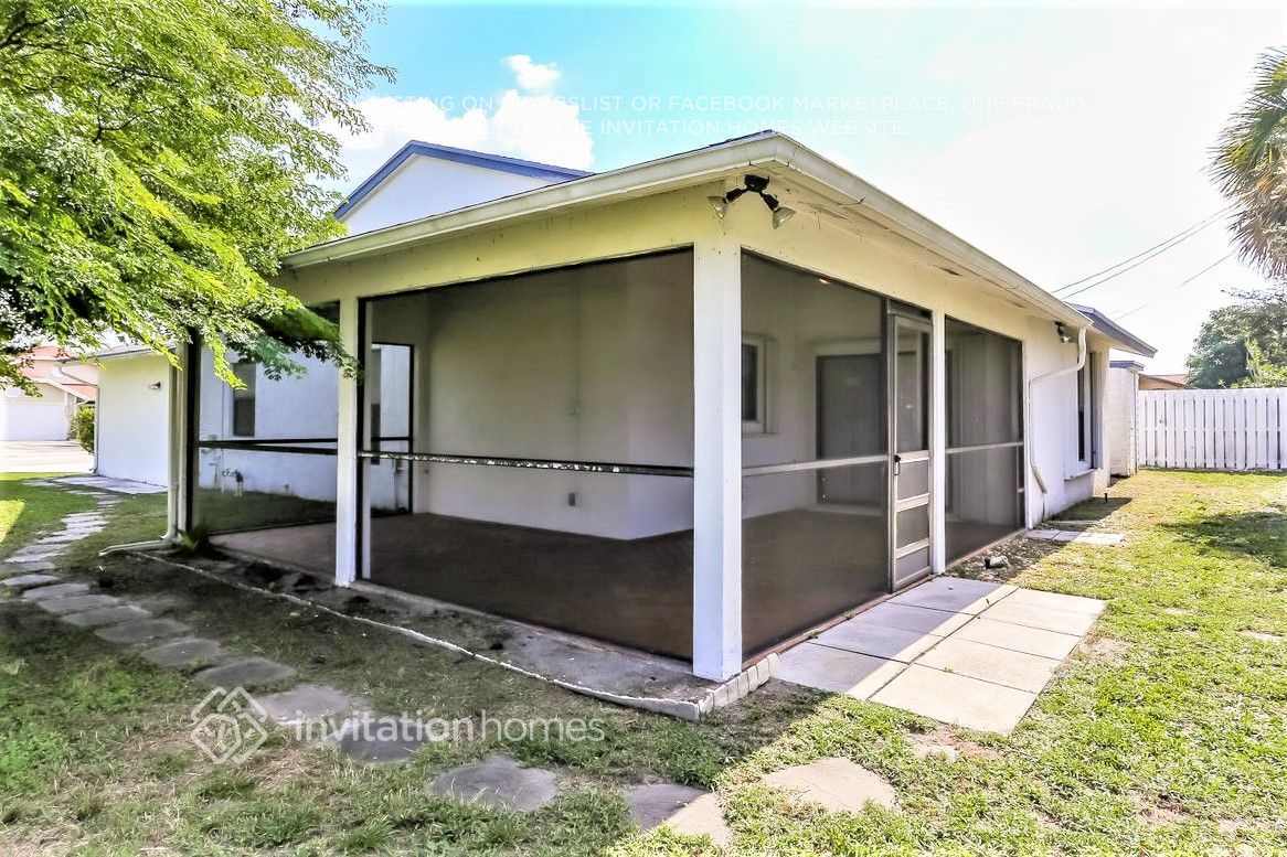 Building Photo - 6262 Adams St