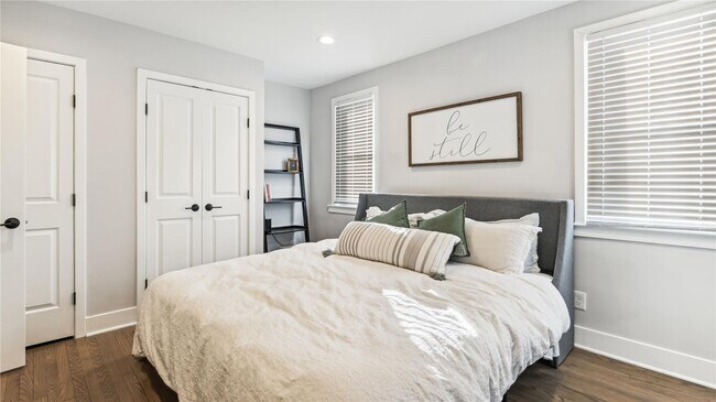 Building Photo - Modern 3BR/2.5BA Row Home with Parking & Private Backyard in SE DC