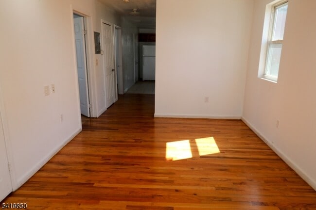 Building Photo - 524 Mulberry St