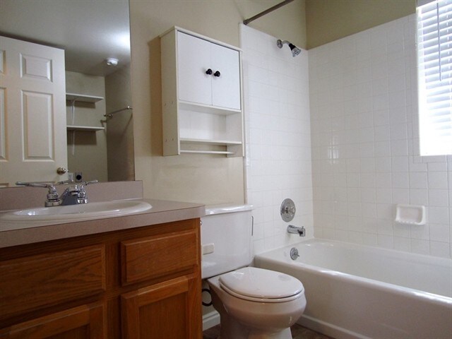 Building Photo - 771 S 900 E