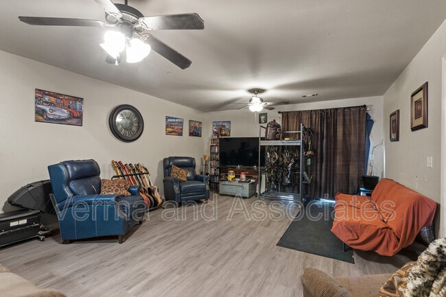 Building Photo - 256 Graystone Cir