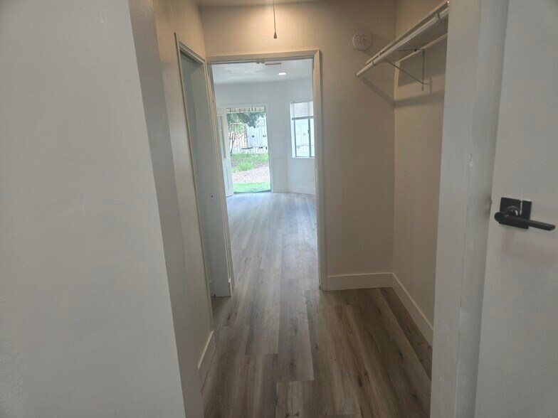 Building Photo - 6116 Melvin Ave