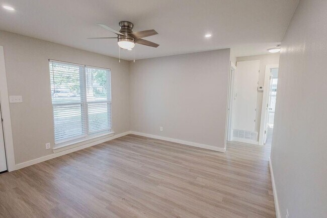 Building Photo - 501 Oakley Ct