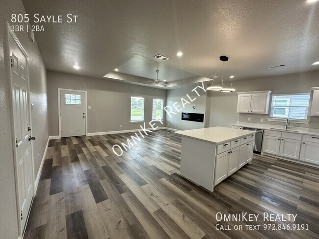 Building Photo - 805 Sayle St