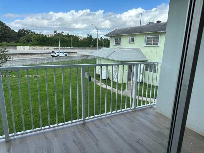 Building Photo - 7670 SW 82nd St