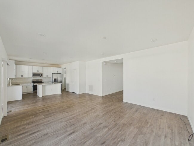 Building Photo - 24485 E Atlantic Dr