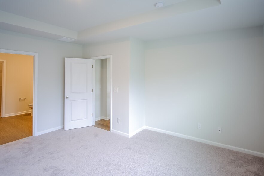 Building Photo - 2705 Monaca Dr