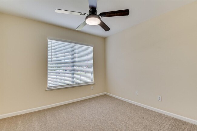Building Photo - 4655 Wellington Ct