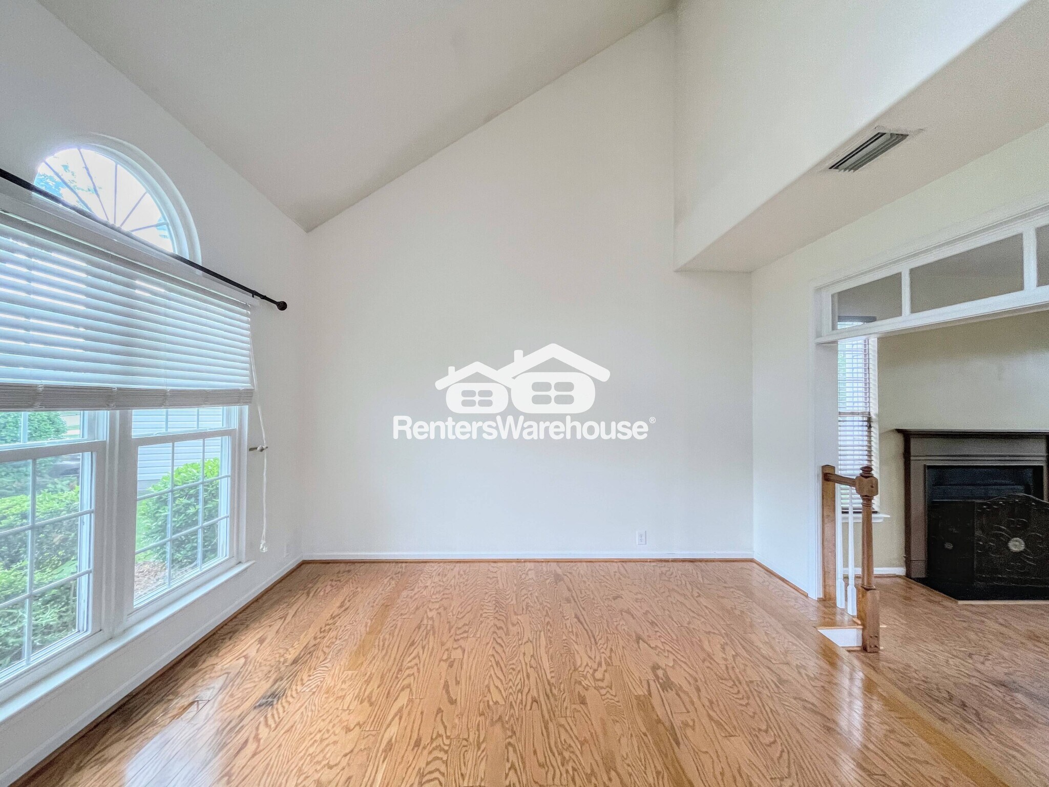 Building Photo - 601 Whisper Walk