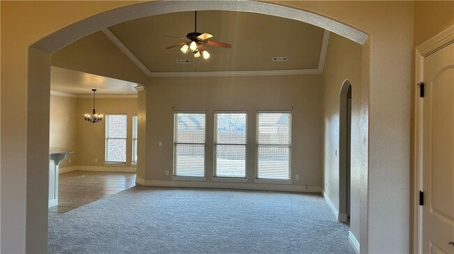 Building Photo - 2005 SW Pinoak Ave