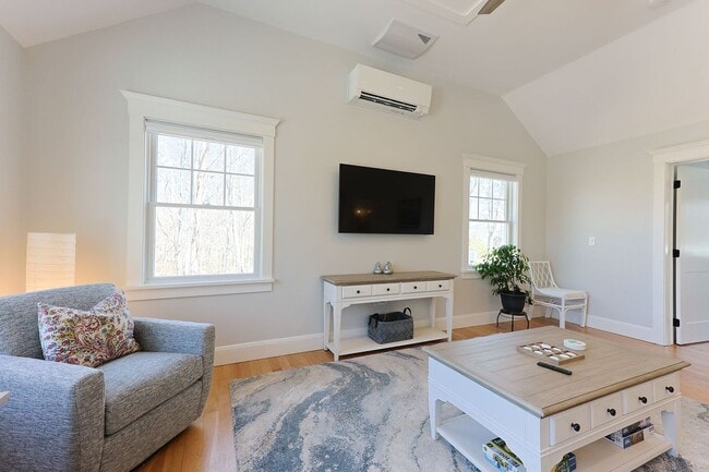 Building Photo - Newly Renovated Winter Rental on a Private...