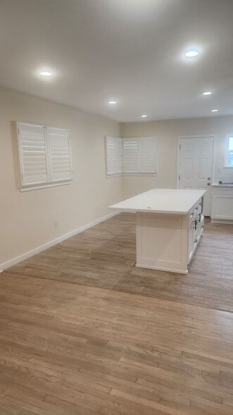 Building Photo - 6069 Comey Ave