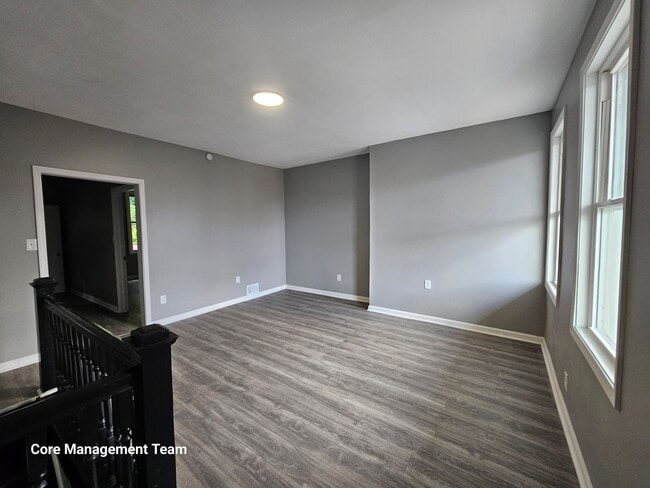 Building Photo - Fully rehabbed 2 bed 1 bath in the south side slopes!!