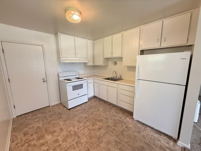 Building Photo - 6108-6108 Scotch Blue Dr