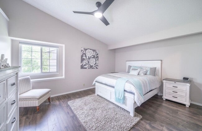Building Photo - 421 Stoney Point Cir