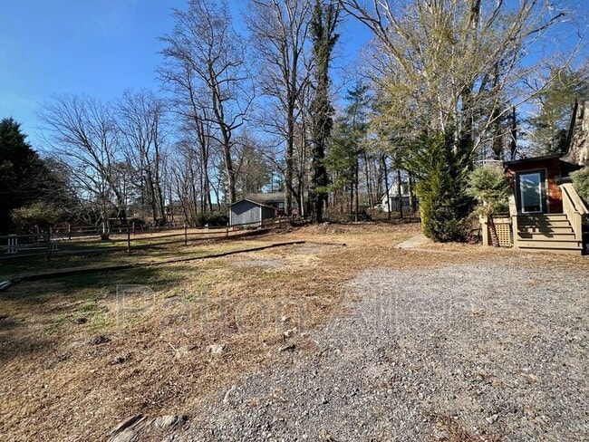 Building Photo - 20 Bell Rd