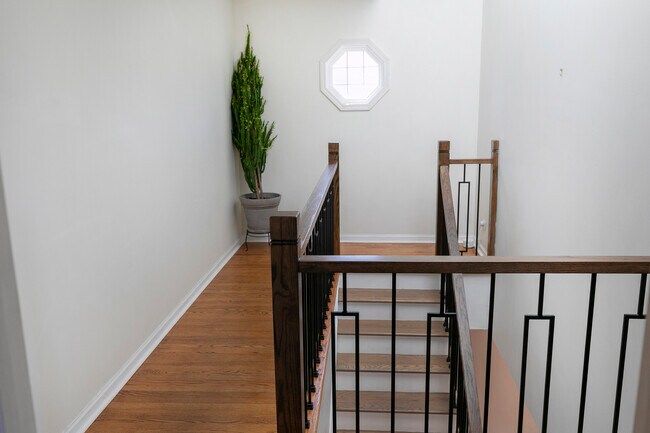 Building Photo - 9535 Osceola Ave