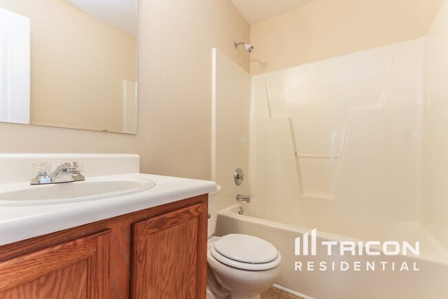 Building Photo - 6724 Commack Dr