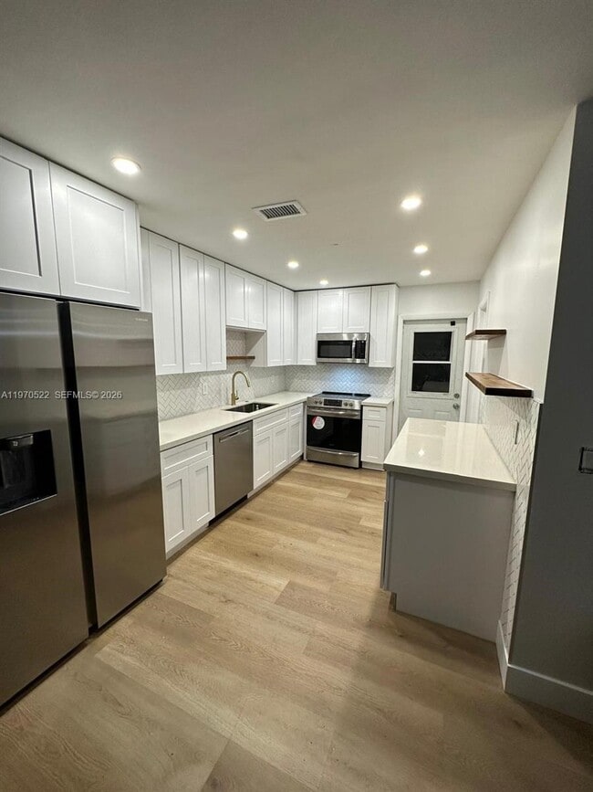 Building Photo - 34 SE 3rd Terrace