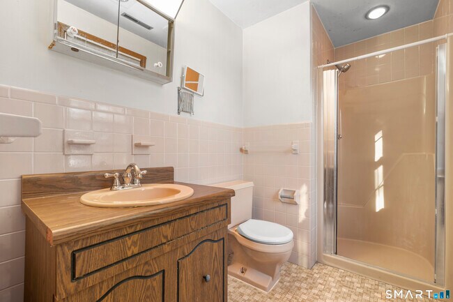 Building Photo - 52 Laura Rd