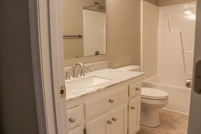 Building Photo - 38 White Heron Ct