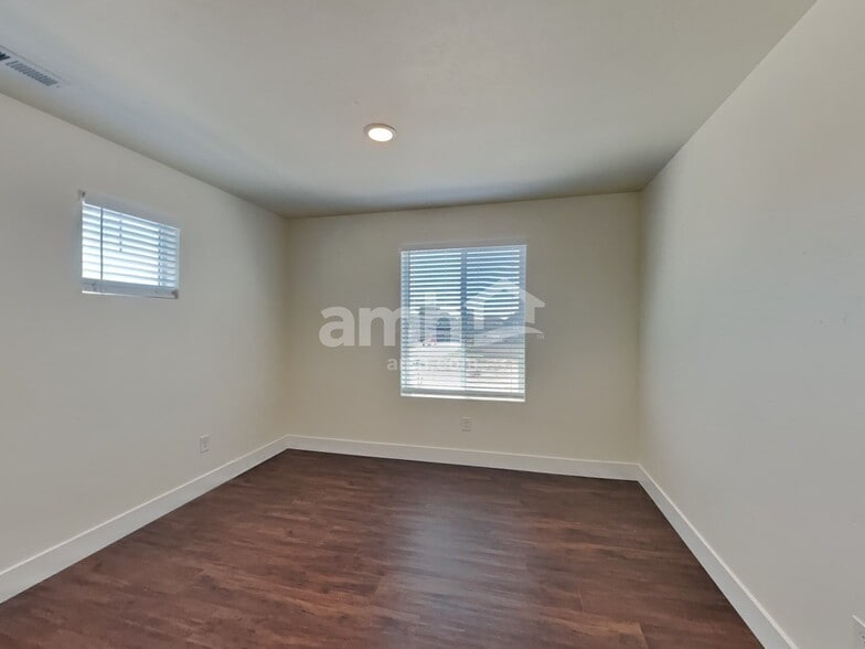 Building Photo - 1405 Alderleaf Ave