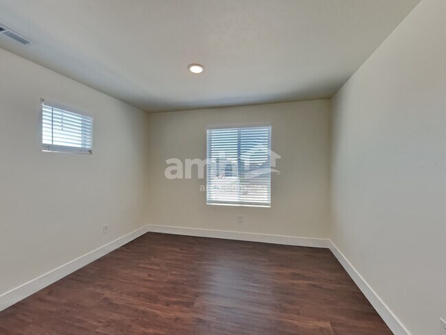 Building Photo - 1405 Alderleaf Ave