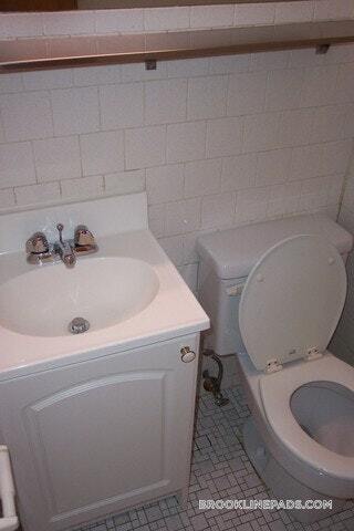 Building Photo - 1223 Beacon St