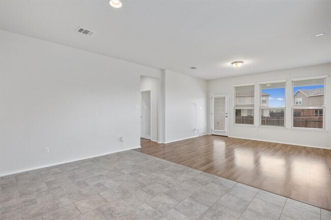 Building Photo - 213 Methodius Dr