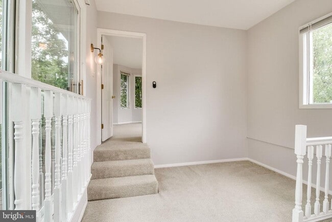 Building Photo - 6525 Byrnes Dr