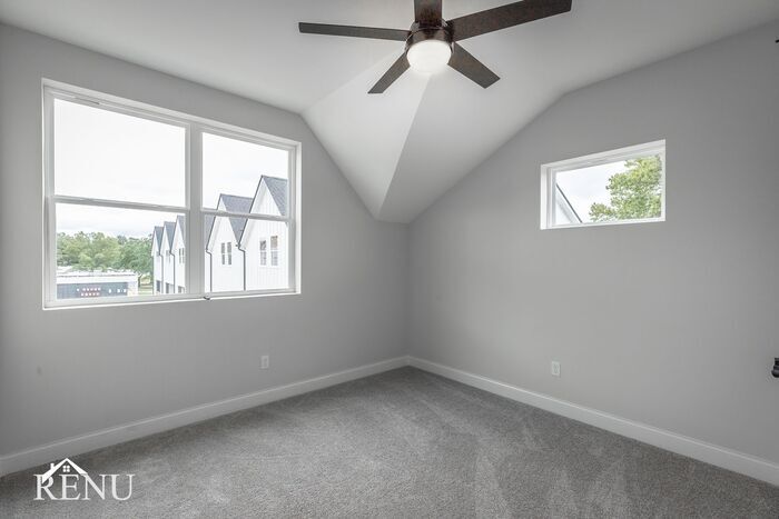 Building Photo - 5706 Sofias Cir