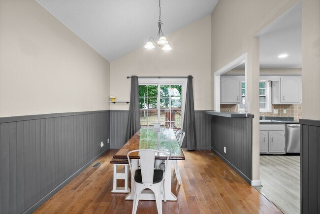 Building Photo - 1333 Abigail Ct