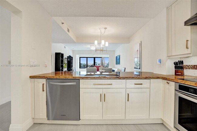 Building Photo - 925 Oak Harbour Dr