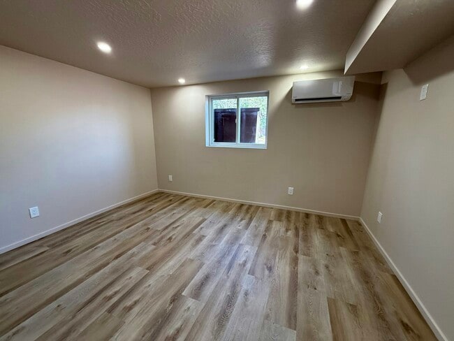 Building Photo - 1386 S 1100 E