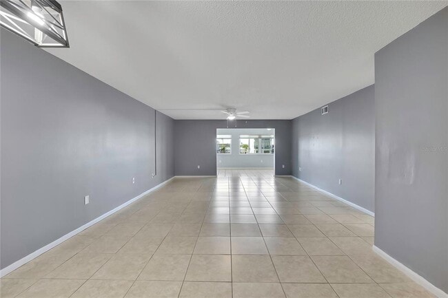 Building Photo - 4452 Garnet Dr