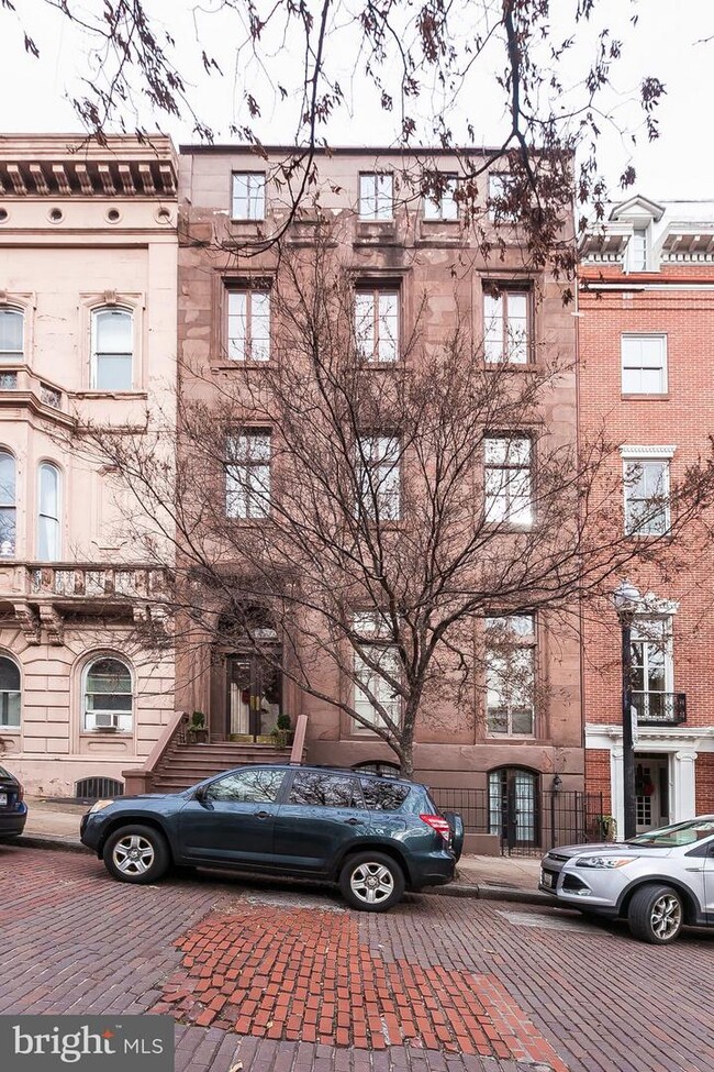 Building Photo - 12 E Mt Vernon Pl