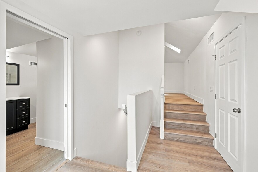Building Photo - 3410 W 27th St