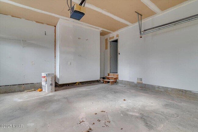 Building Photo - 502 Carrock Way