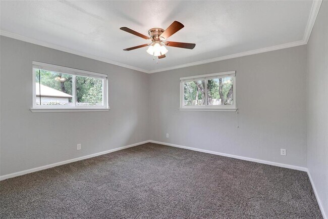 Building Photo - 13201 Fawn Valley Dr