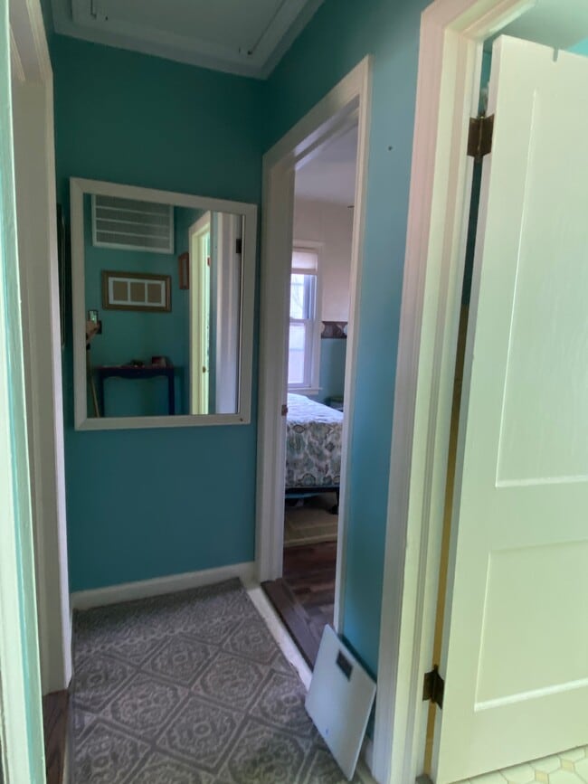 Building Photo - 167 Peacock Walk